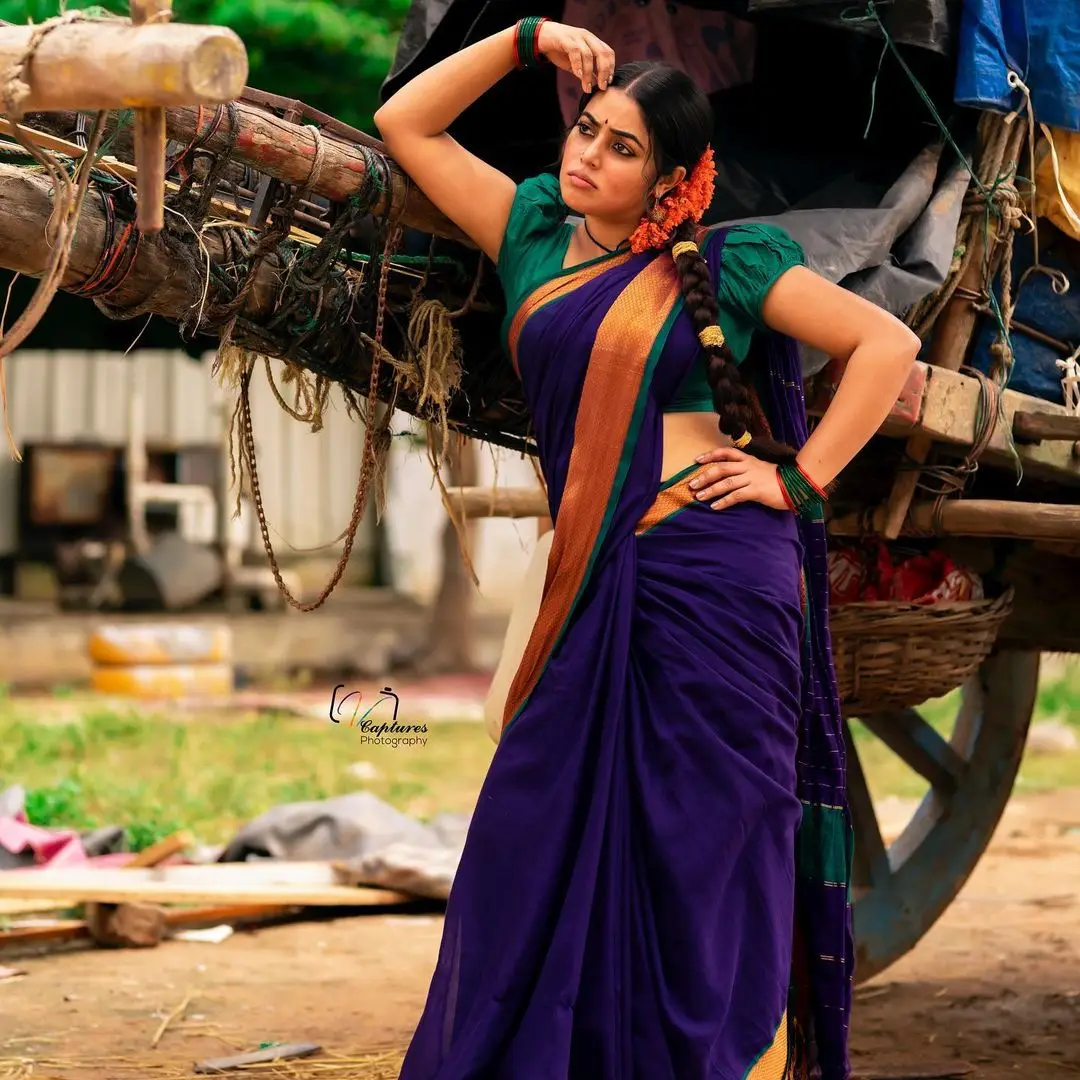 Malayalam Girl Shamna Kasim In Blue Half Saree Green Blouse